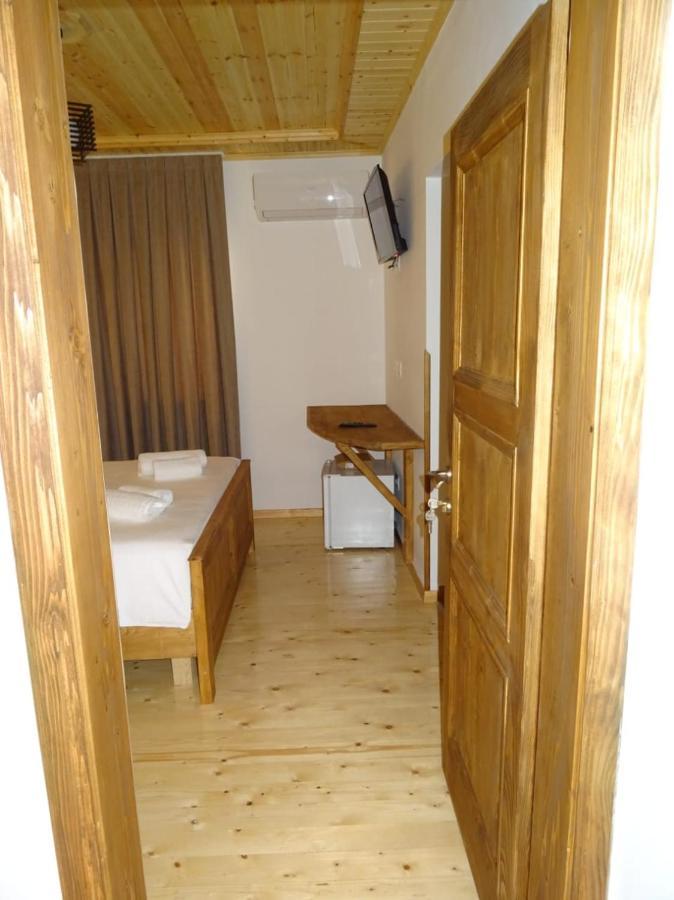 Guesthouse Riverside Берат Экстерьер фото