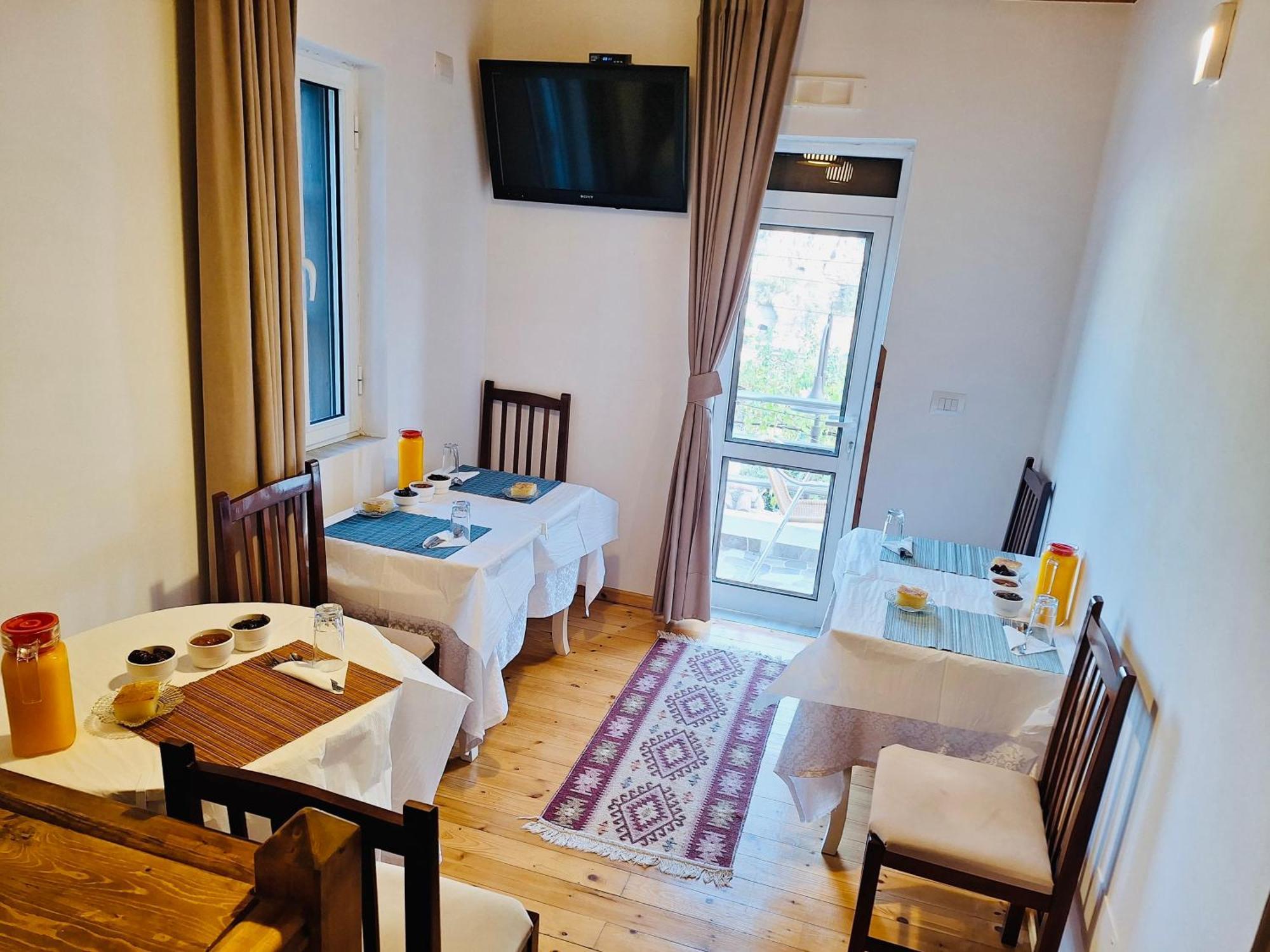 Guesthouse Riverside Берат Экстерьер фото