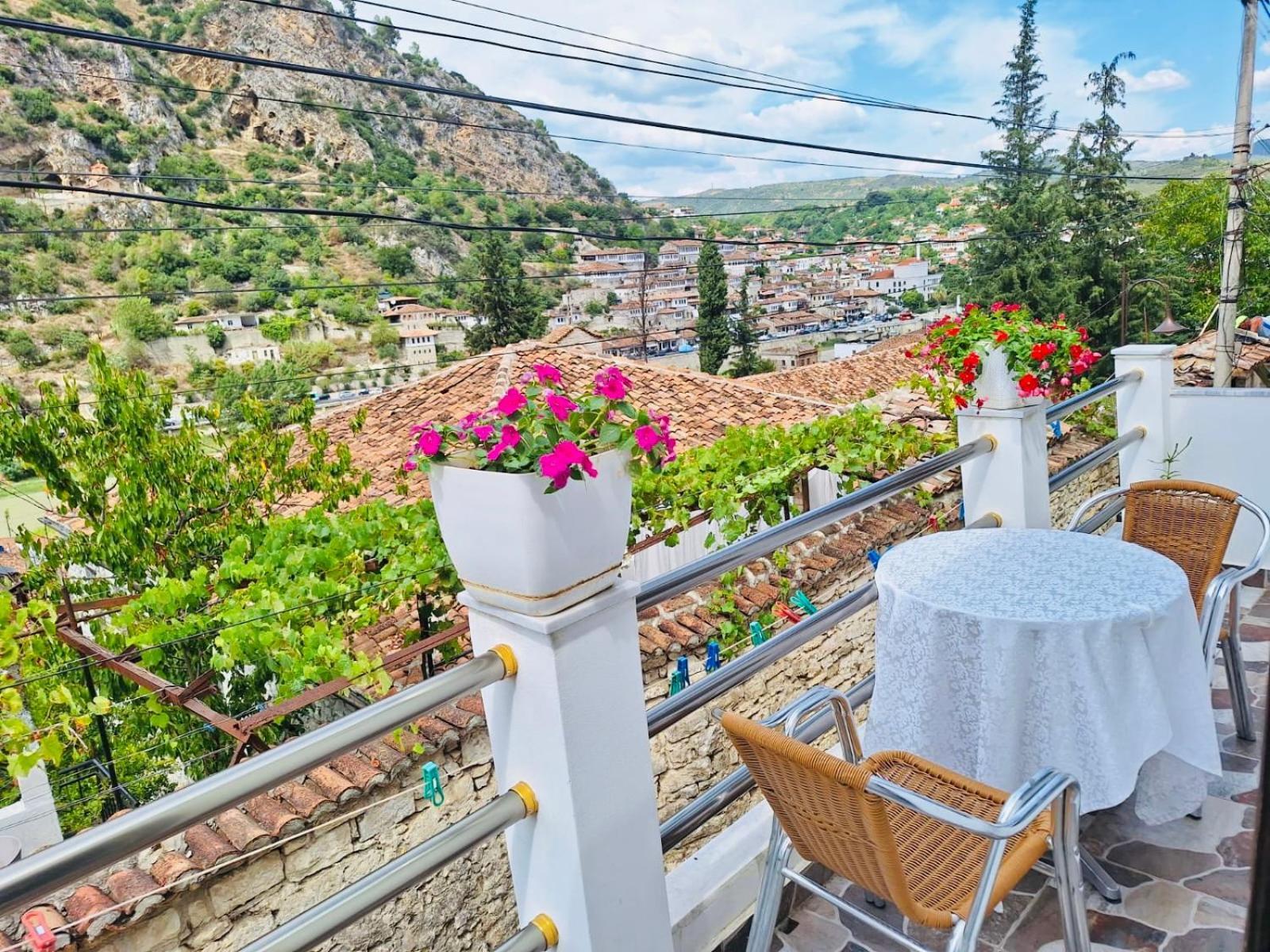Guesthouse Riverside Берат Экстерьер фото